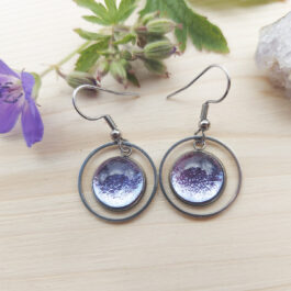 Boucles d’oreilles verre mauve