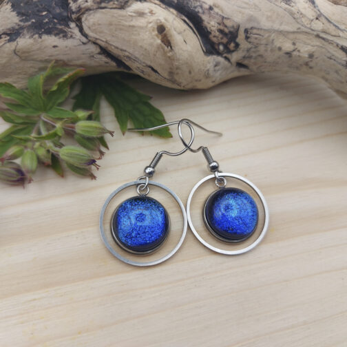 Boucles d'oreilles verre bleu foncé